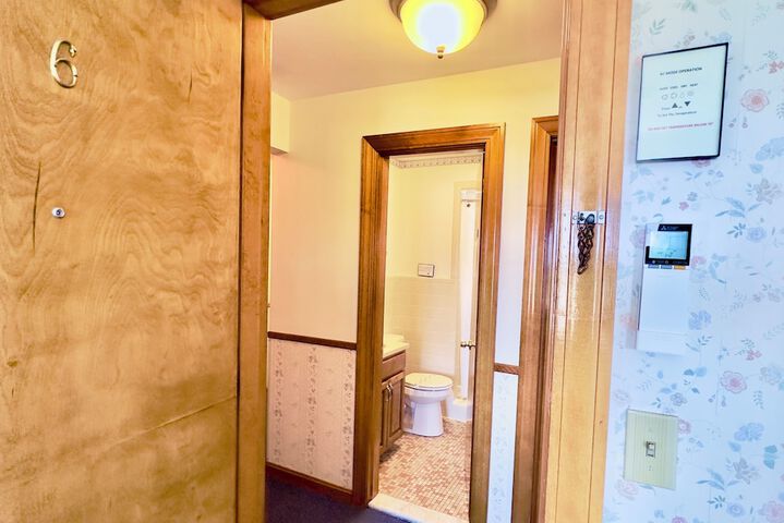 Room 76 of 100