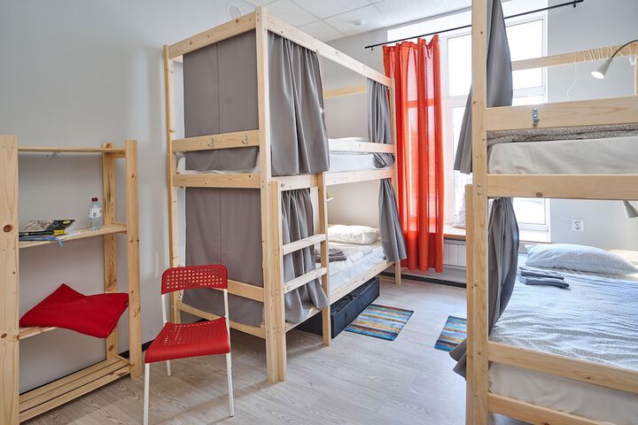 Room 34 of 40