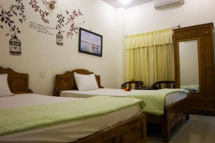 Room 12 of 37