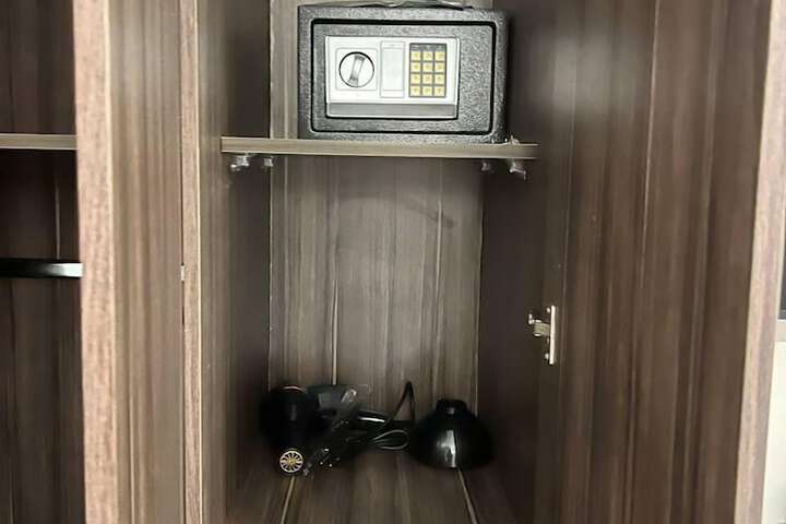 Room 34 of 125