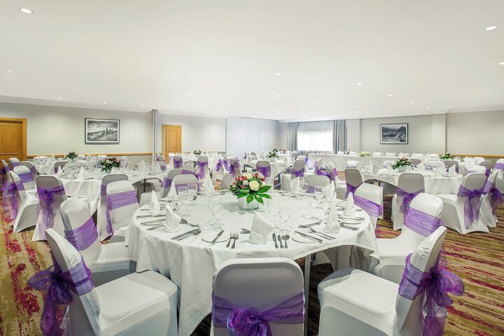 Ballroom/Hall 36 of 44