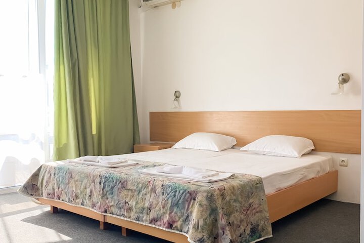Room 11 of 36