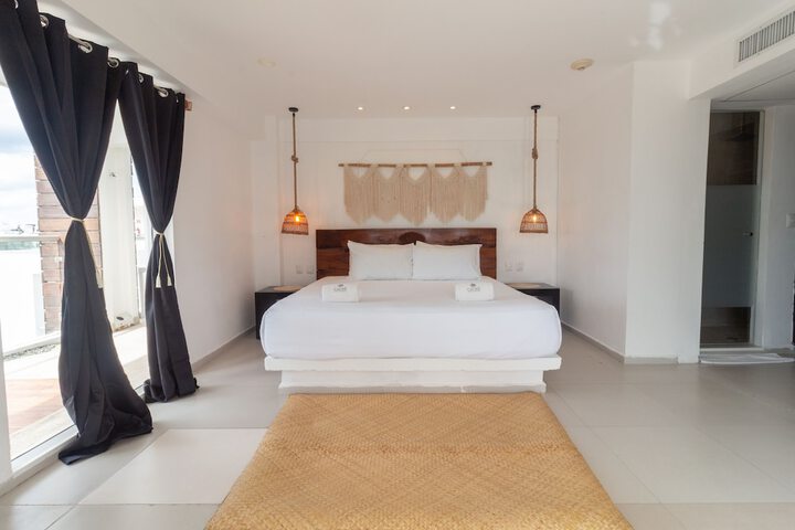 Room 12 of 126