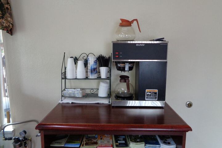Breakfast/Coffee Service 37 of 44
