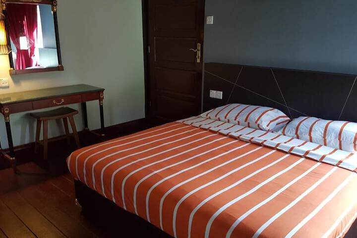 Room 15 of 46