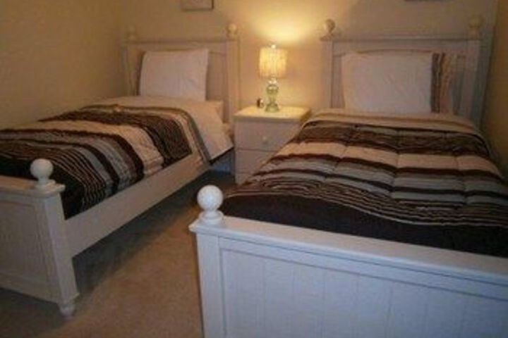 Room 5 of 18