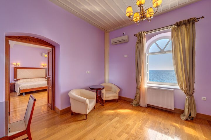 Room 44 of 92