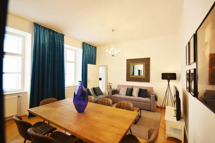 Room 2 of 11