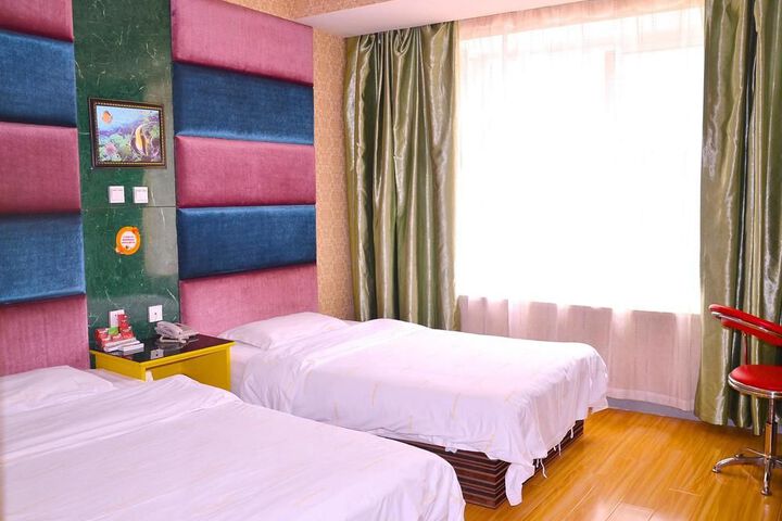 Room 12 of 13