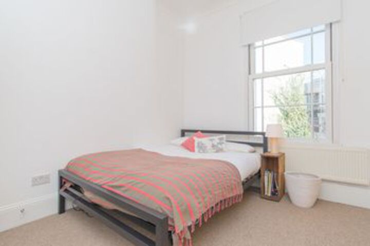 Room 7 of 16