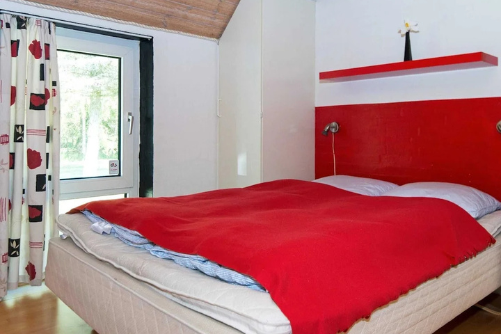 Room 4 of 14