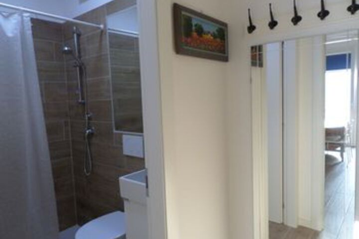 Room 6 of 25