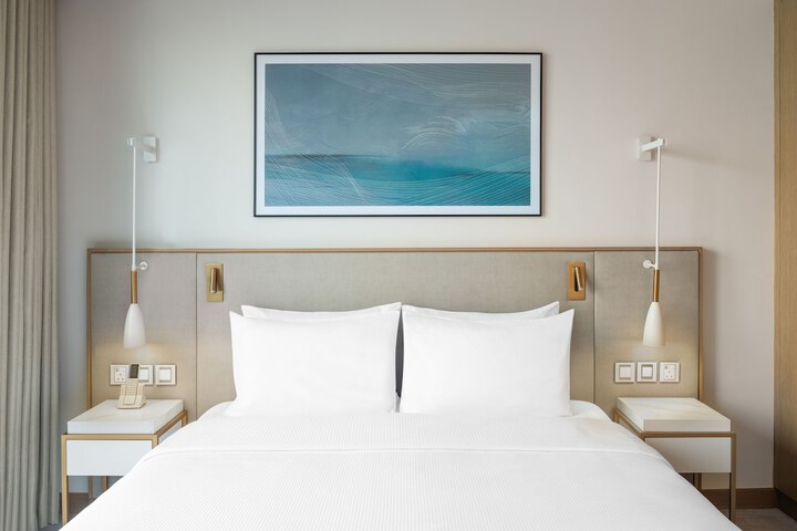 Room 13 of 70