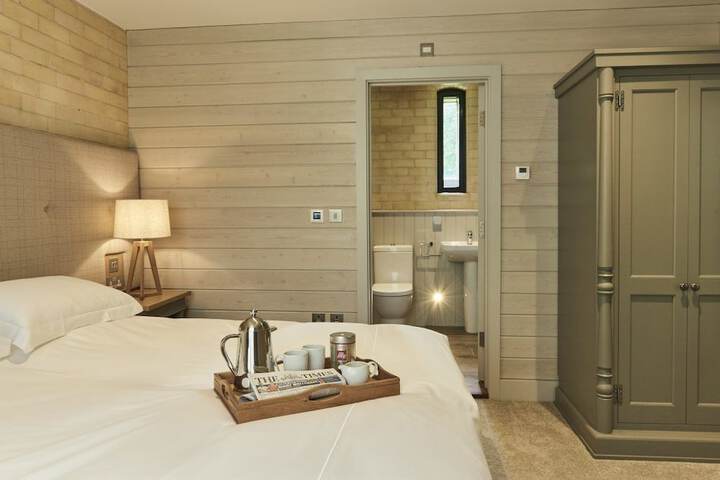 Room 37 of 53