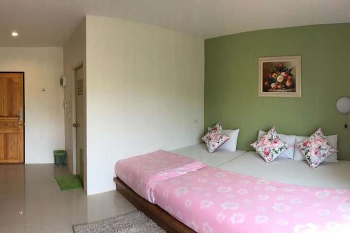 Room 4 of 48