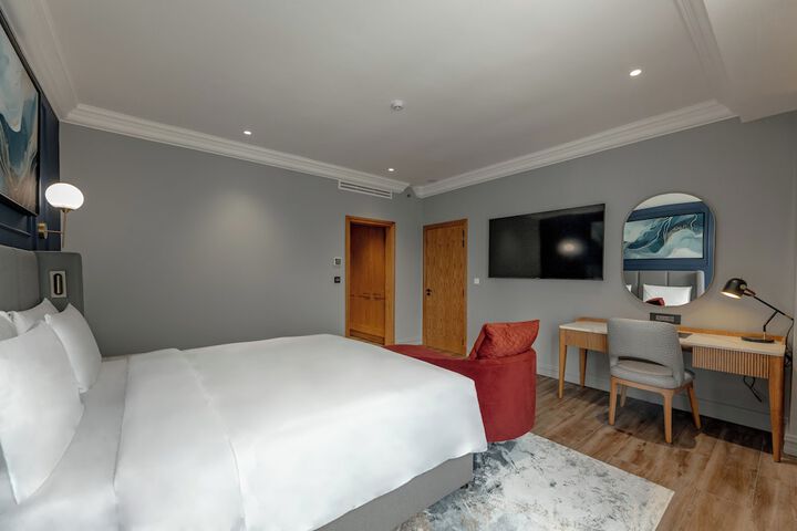 Room 40 of 227