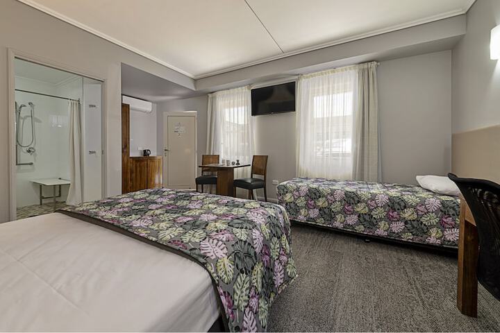 Room 7 of 49