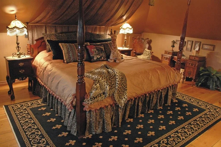 Room 2 of 12