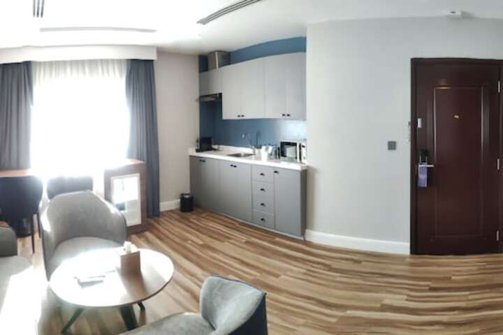 Room 51 of 112