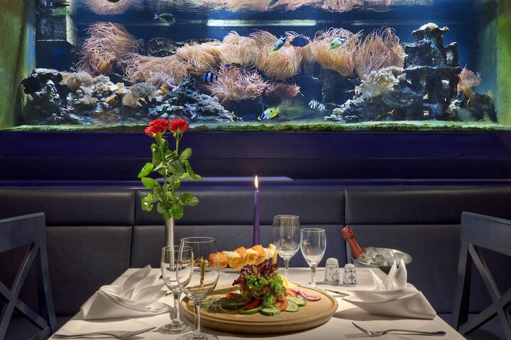 Dining 30 of 50
