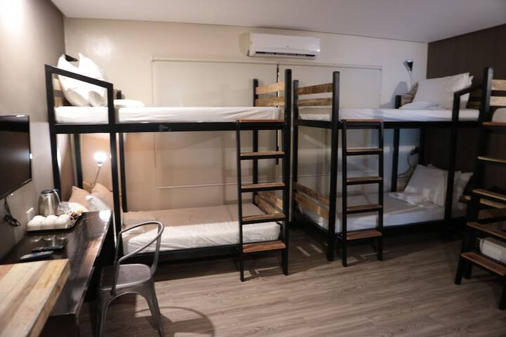 Room 6 of 45