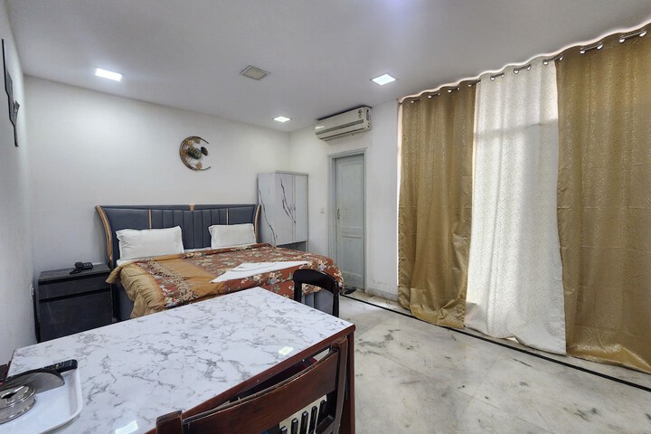 Room 15 of 46