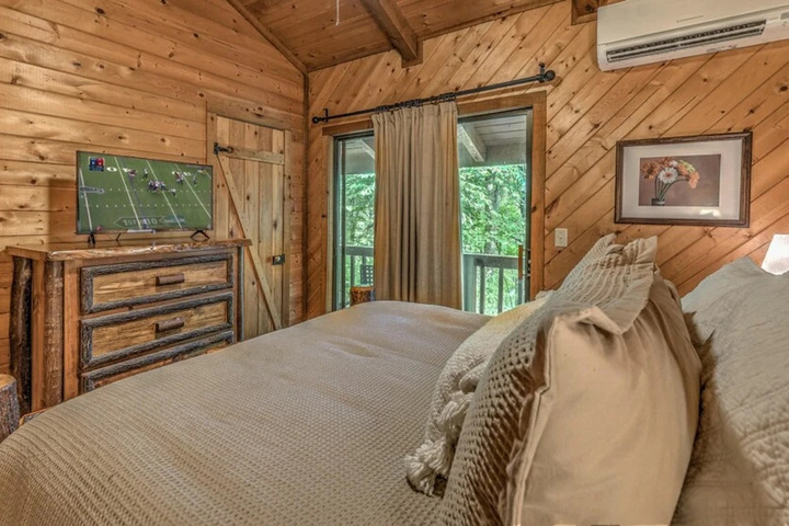 Room 3 of 18