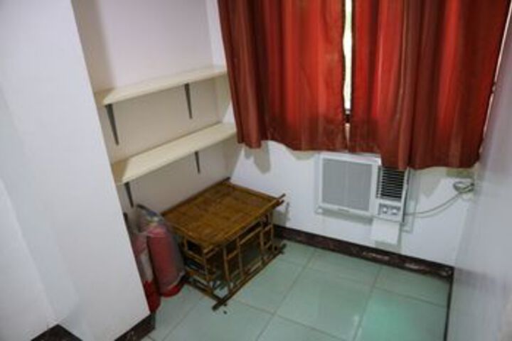 Room 11 of 19