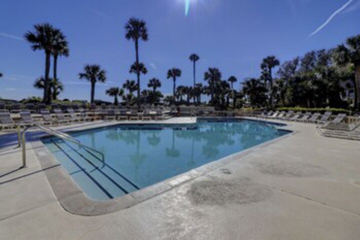 Pool 11 of 21