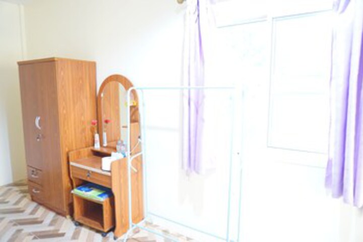 Room 21 of 28