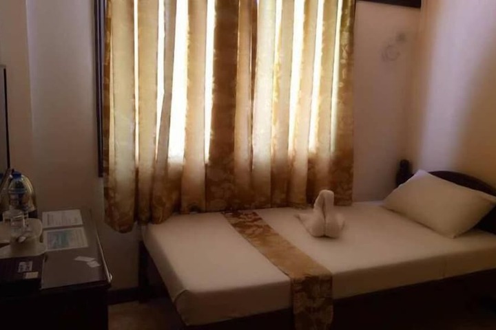 Room 10 of 22