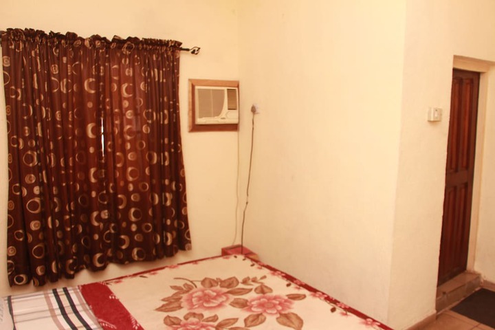 Room 9 of 21