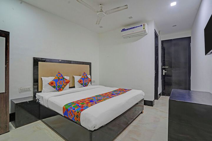 Room 16 of 22