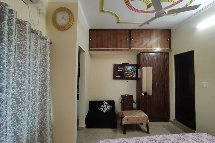 Room 13 of 17