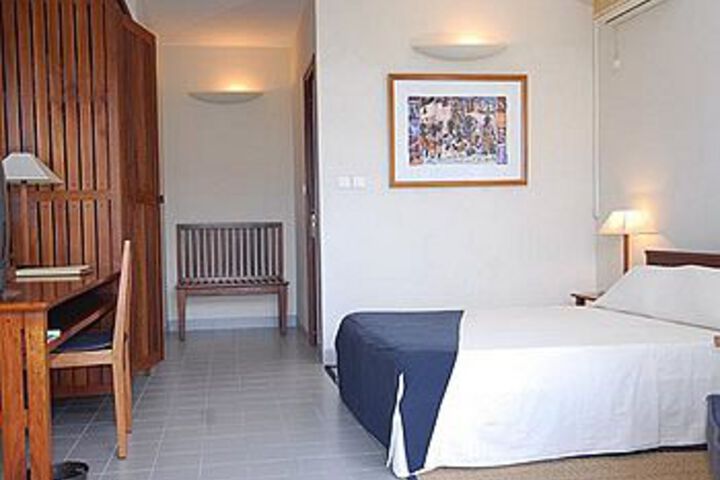 Room 5 of 15