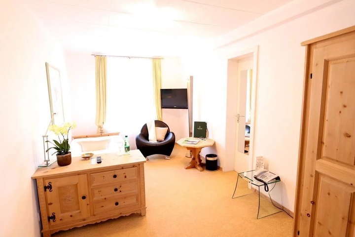 Room 14 of 14