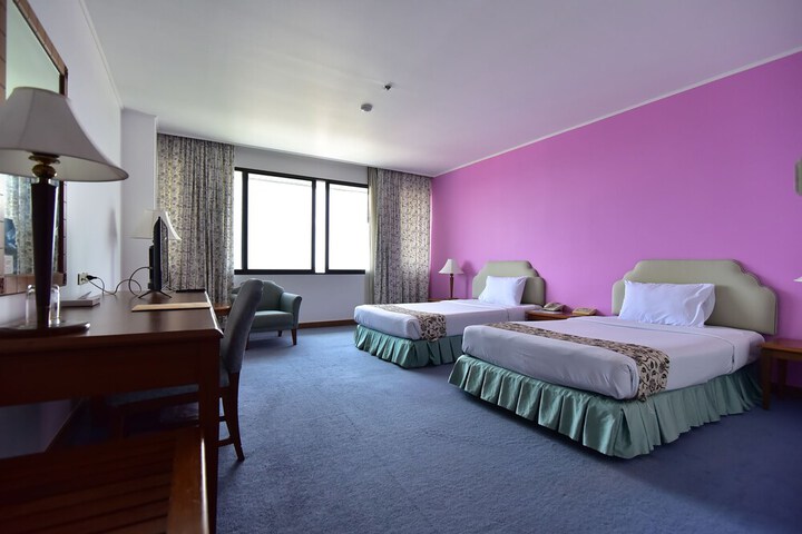 Room 25 of 86