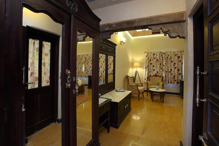 Room 10 of 71