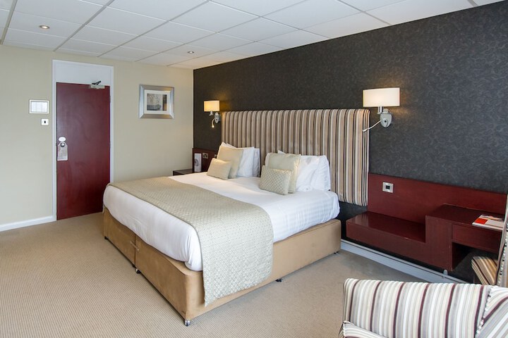 Room 15 of 114