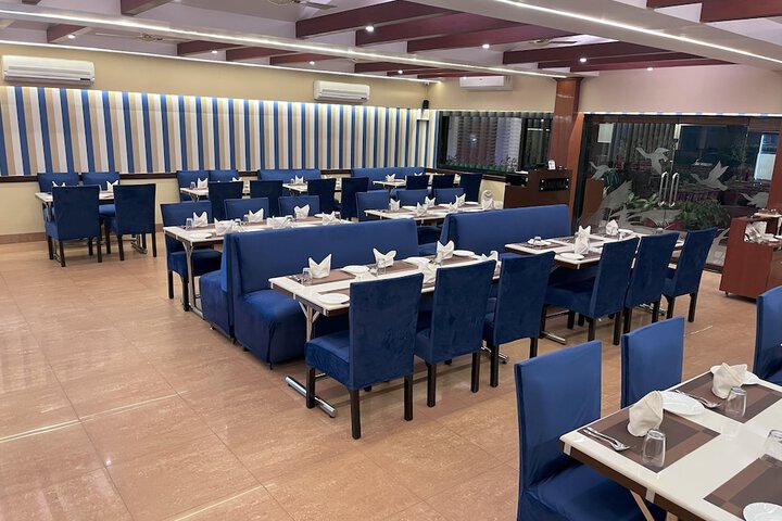 Dining 27 of 35