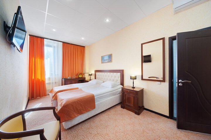 Room 5 of 36