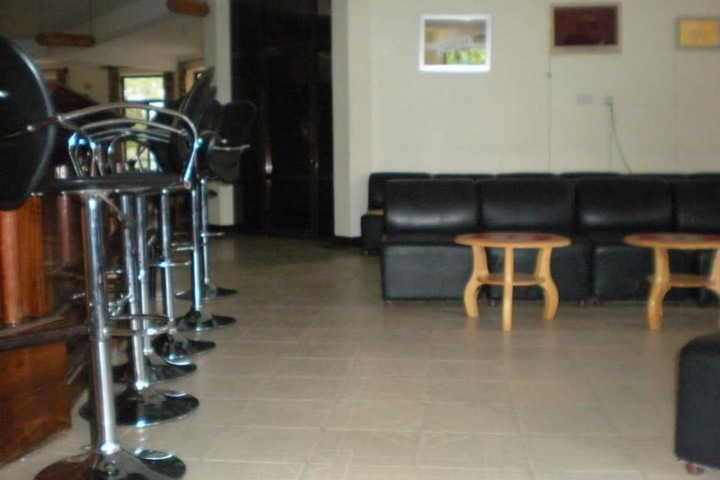 Lounge 52 of 82