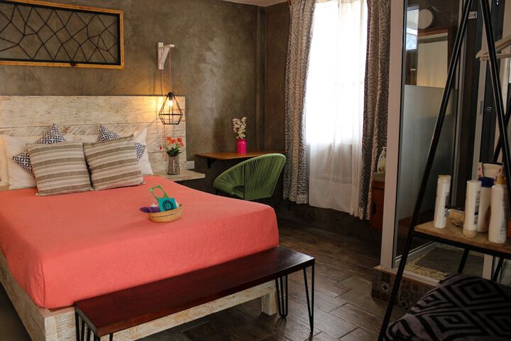 Room 4 of 50