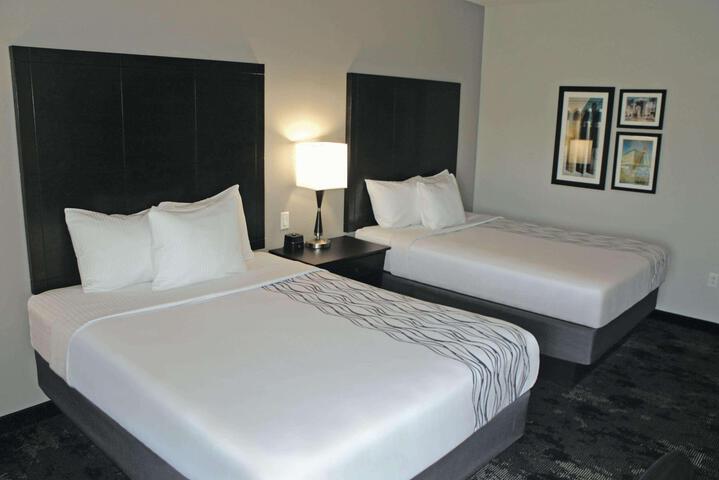 1 King Bed Accessible Room Roll in Shower (4 of 10)