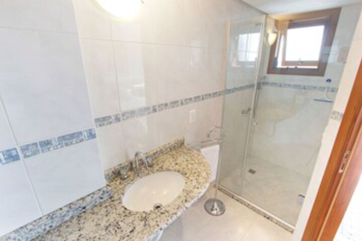 Room 4 of 11