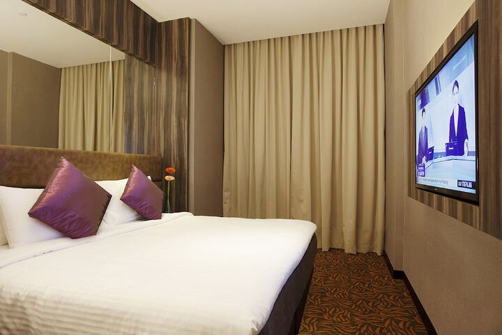 Room 8 of 26