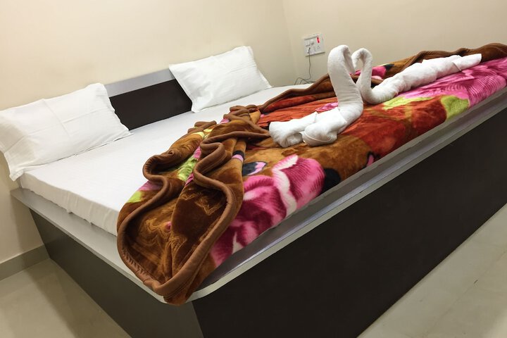 Room 4 of 7