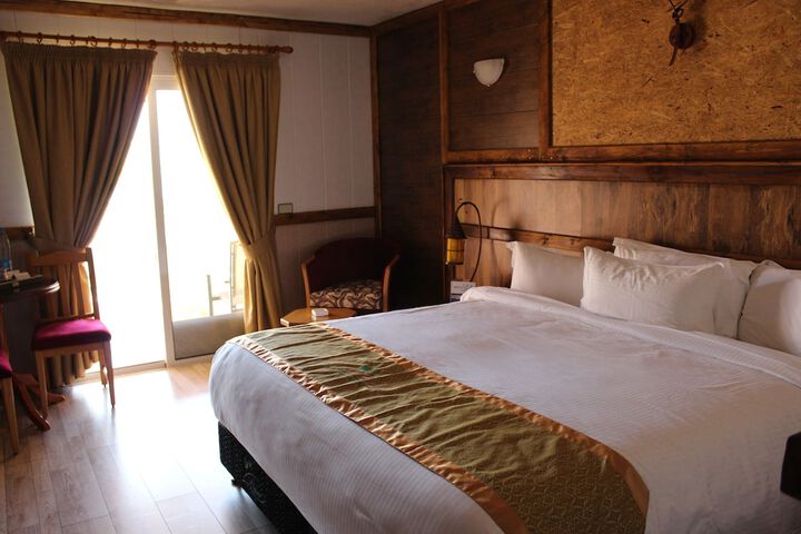 Room 6 of 68