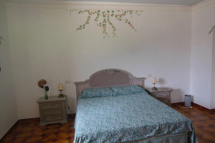Room 21 of 34