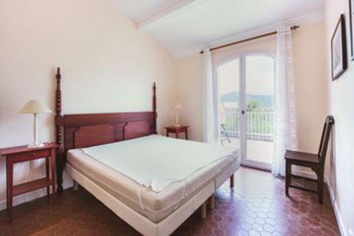 Room 60 of 228